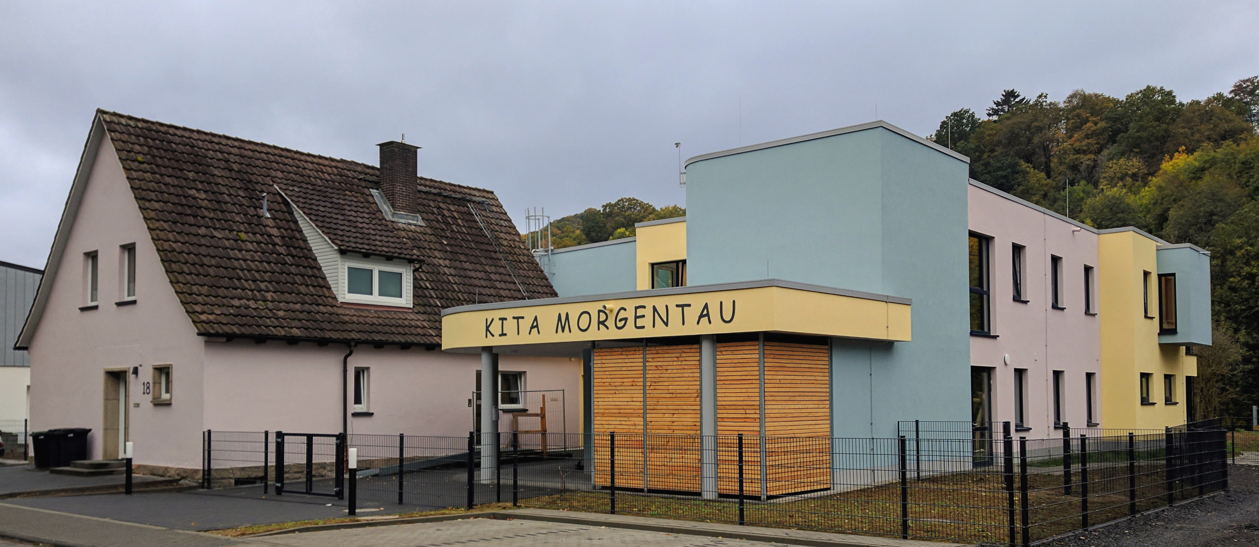 Kindergarten bauen: Neubau Kita Morgentau des DRK in Witzenhausen durch das RJ Planungsbüro, Architekturbüro für Sozialbauten und Gesundheitsbau
