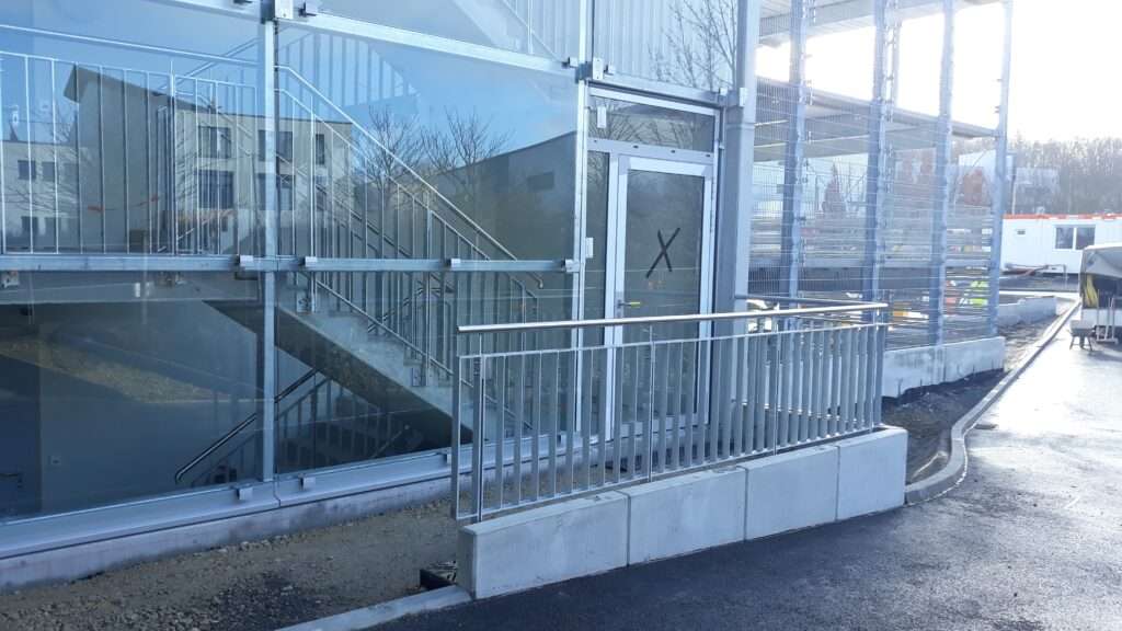 Neubau des Parkhauses am Klinikum Weimar durch das RJ Planungsbüro - Architekturbüro Kassel und Erfurt für Sozialbauten und Gesundheitsbau